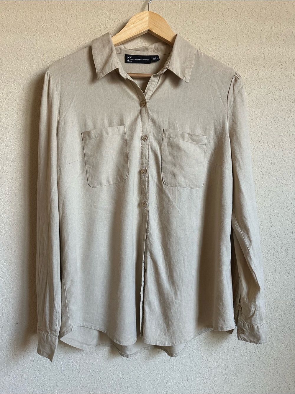 New York & Company Light Beige Long-Sleeve linen Blend Button-Down Size L
